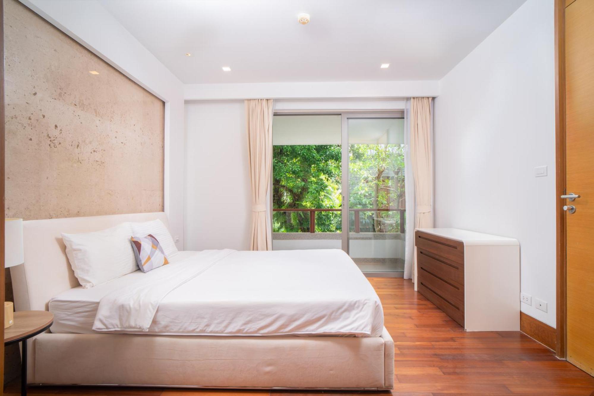 Modern Beachfront Apartemen